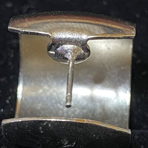 .75" x 5/8" Vintage Silver-Tone Hugger Clip-On Earrings - Picture 4 of 4